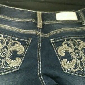 Excellent Condition Ariya Jeans size 9/10